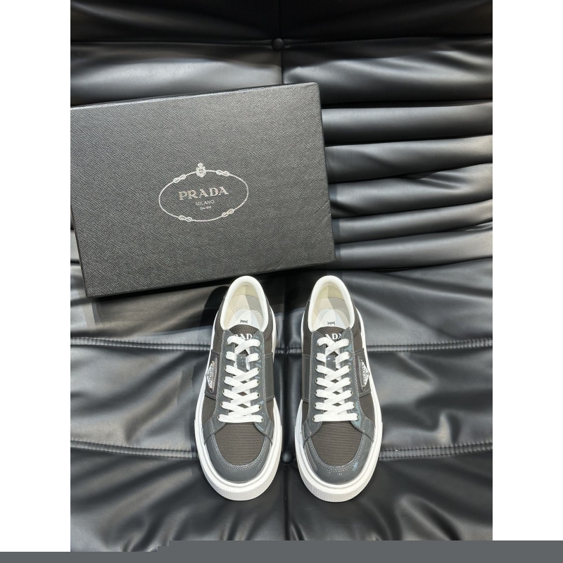 Pra*a casual shoes